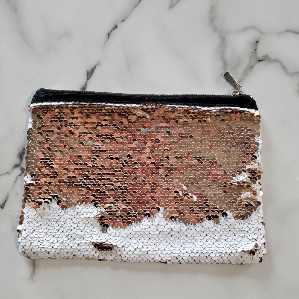 beautiful CRAZY Reversible Sequins Makeup Bag - Picture 7 of 15
